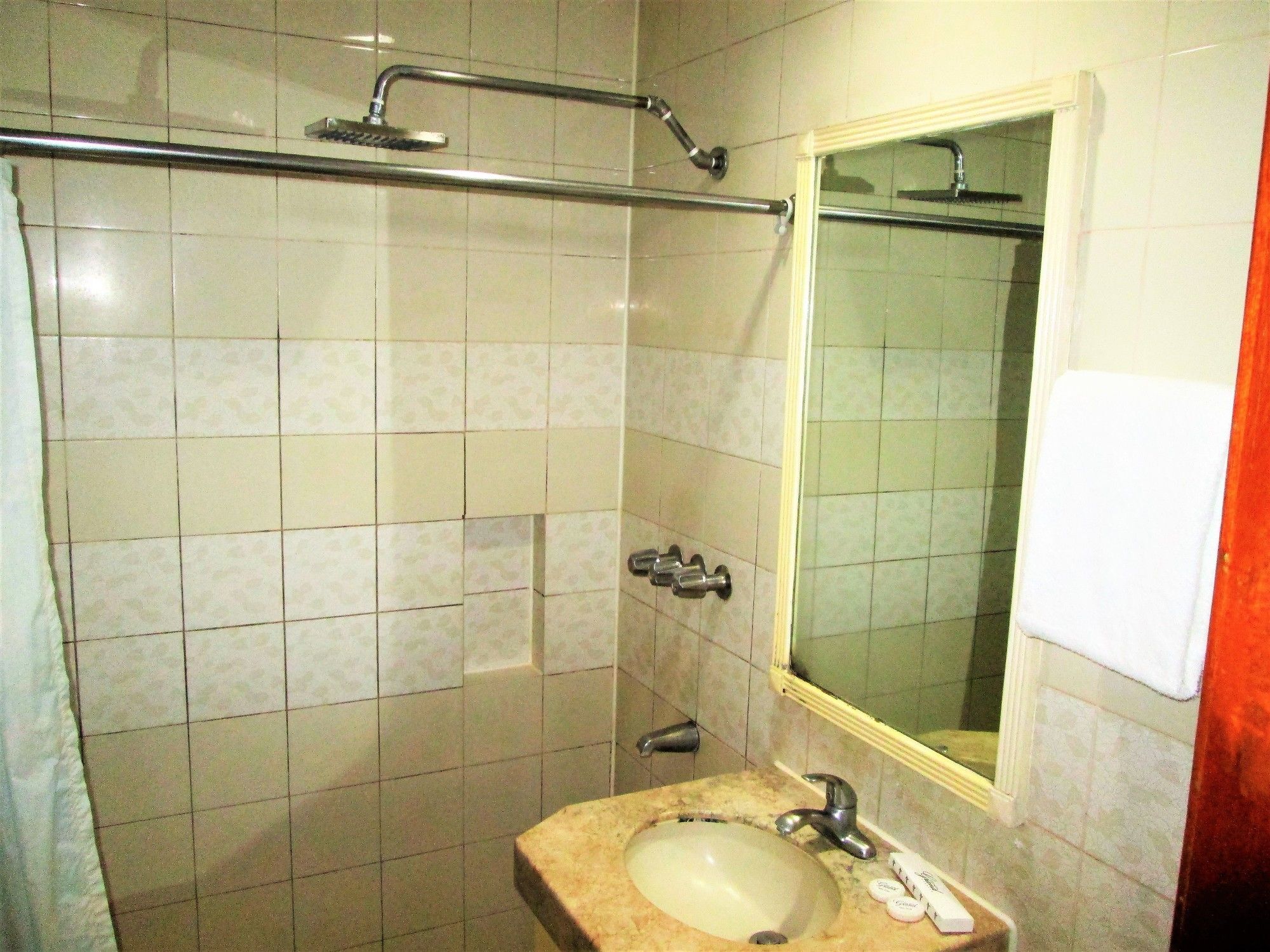 Grand City Hotel Inc. Кагаян де Оро Екстериор снимка